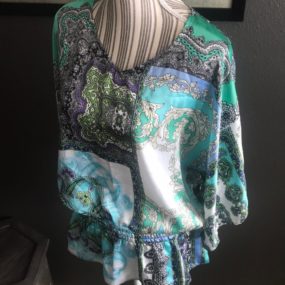 🔥 1 hr SALE - Chico’s stunning top - Picture 2 of 6